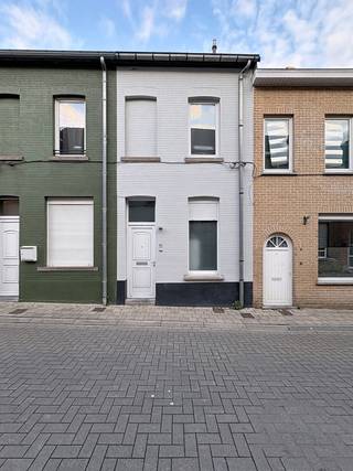 Deze verzorgde rijwoning is rustig gelegen in Overboelare en biedt een aangenaam wooncomfort dankzij de mooie ruimtes, praktische indeling...