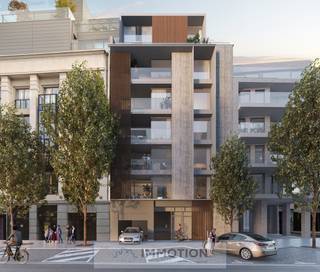 <strong>Prachtig duplex appartement van 186 m2</strong> op de 6de verdieping, indeling nog verder te bepalen volgens keuze van de koper. In het basisplan zijn er 3 slaapkamers waarvan een master met eigen dressing ruimte en badkamer. De 2 andere slaapkamers hebben elk hun eigen badkamer. Verder is er de woonruimte over de volledige breedte van het gebouw met een ruim terras, open keuken, eethoek en zithoek. De totale terras oppervlakte voor -en achter is 64 m2