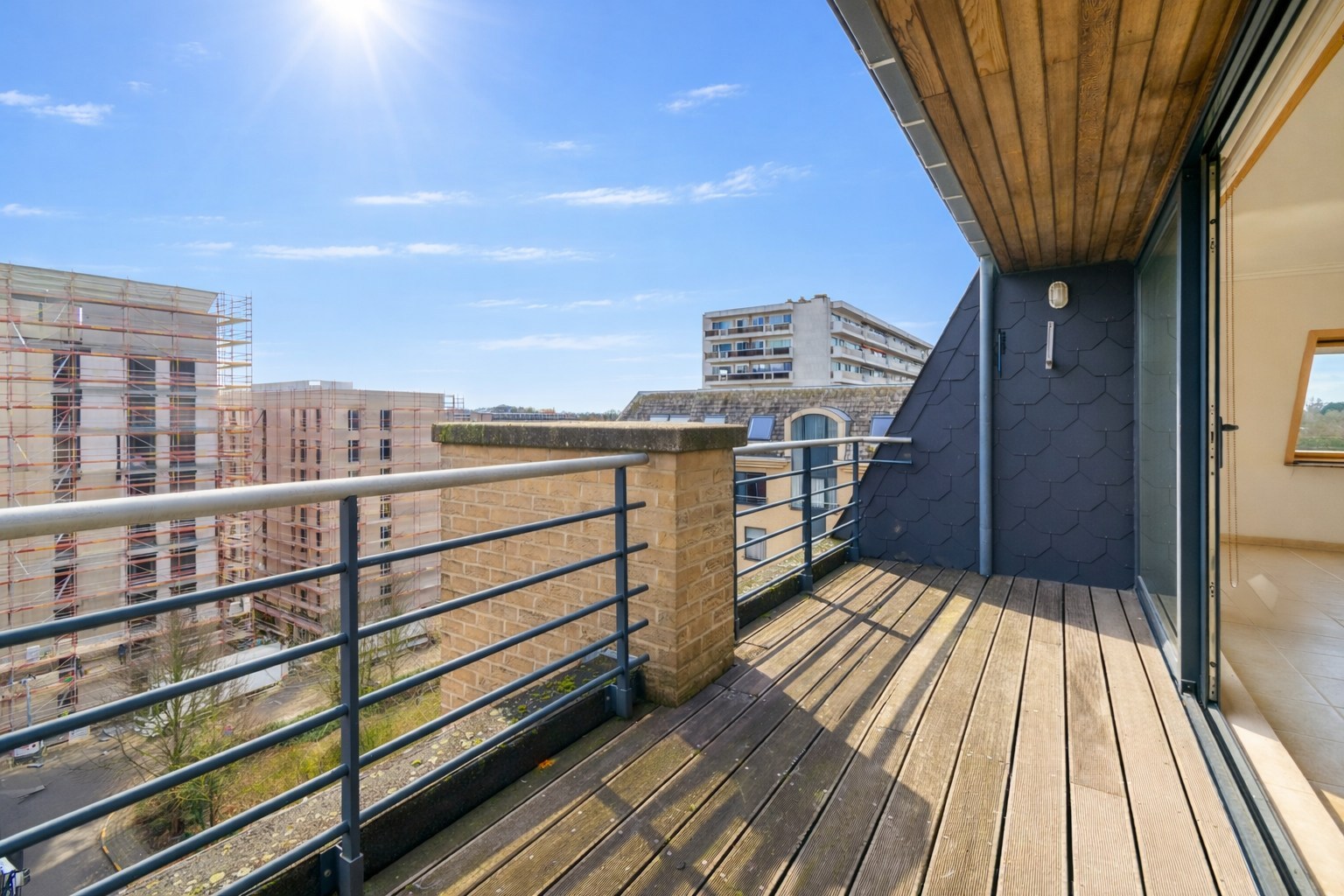 LICHTRIJKE PENTHOUSE MET 3 SLP, 2 BDK + TERRAS ! - foto 4