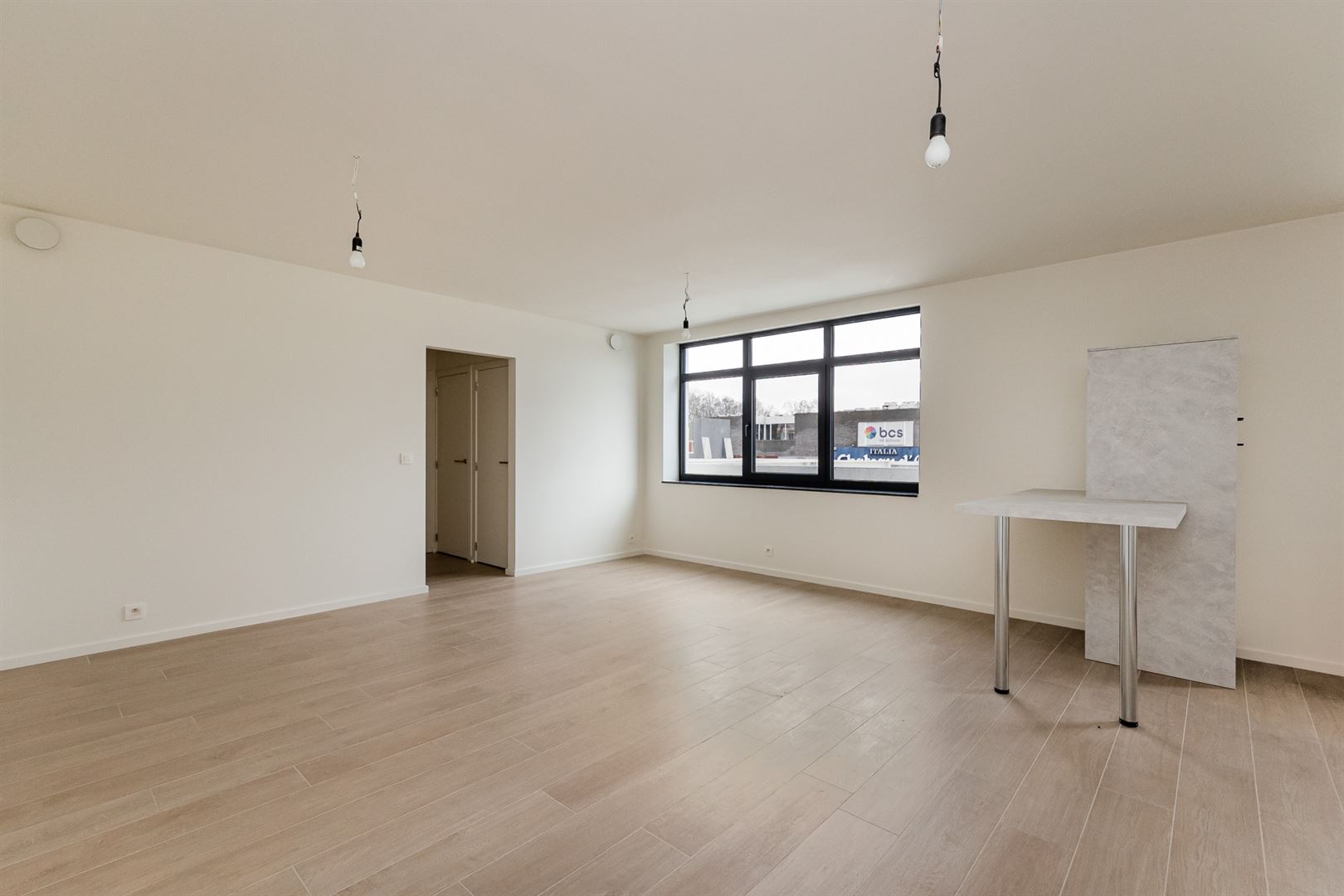 Gerenoveerd en instapklaar appartement met 2 slaapkamers - foto 2