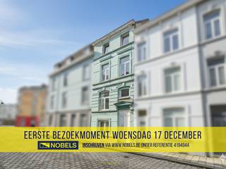 <span><span><strong>1ste bezoekdag woensdag 17 december! Inschrijven kan via www.nobels.be onder referentienummer 4194944.</strong></span></span><br /><br />KARAKTERVOLLE HERENWONING met 4 SLAAPKAMERS en 2 BADKAMERS, gelegen in het hart van Gent. Deze eigendom geniet van een UITSTEKENDE CENTRUMLIGGING, op WANDELAFSTAND van winkels, horeca, openbaar vervoer, universiteiten en alle dagelijkse voorzieningen. Dankzij haar PRAKTISCHE INDELING en STERKE LOCATIE vormt deze woning, mits MODERNISERING, de IDEALE STADSWOONST voor een gezin, én biedt ze aantrekkelijke mogelijkheden als INVESTERING. Een AUTHENTIEKE HERENWONING met veel potentieel, perfect voor wie wil wonen in het BRUISENDE CENTRUM van Gent en tegelijk ruimte zoekt voor het hele GEZIN.<br />Via de inkomhal heeft u toegang tot de woonkamer, keuken, badkamer en de kelder. Op de 1ste verdieping bevindt zich een ruime slaapkamer, gevolgd door een 2de slaapkamer op de 2de verdieping. De 3de verdieping omvat een 3de slaapkamer met een 2de badkamer. De zolderverdieping biedt plaats aan een 4de slaapkamer, ideaal als tienerkamer of logeerruimte.<br /><br />Adres: Geraard Mercatorstraat 46 te Gent<br /><br />EPC: 215kWh, G-score en P-score A, Geen renovatieverplichting van toepassing