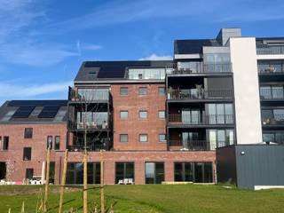 Prachtig nieuwbouwappartement met 2 slaapkamers en autostaanplaats te Baardegem.Het appartement omvat een volledig ingerichte en open keuken, living...