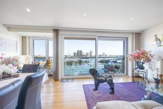 MOOI EN RUIM APPARTEMENT MET ZICHT OP DE JACHTHAVEN VAN OOSTENDEOp een topligging aan de Visserskaai 41, met een prachtig uitzicht op de jachthaven...