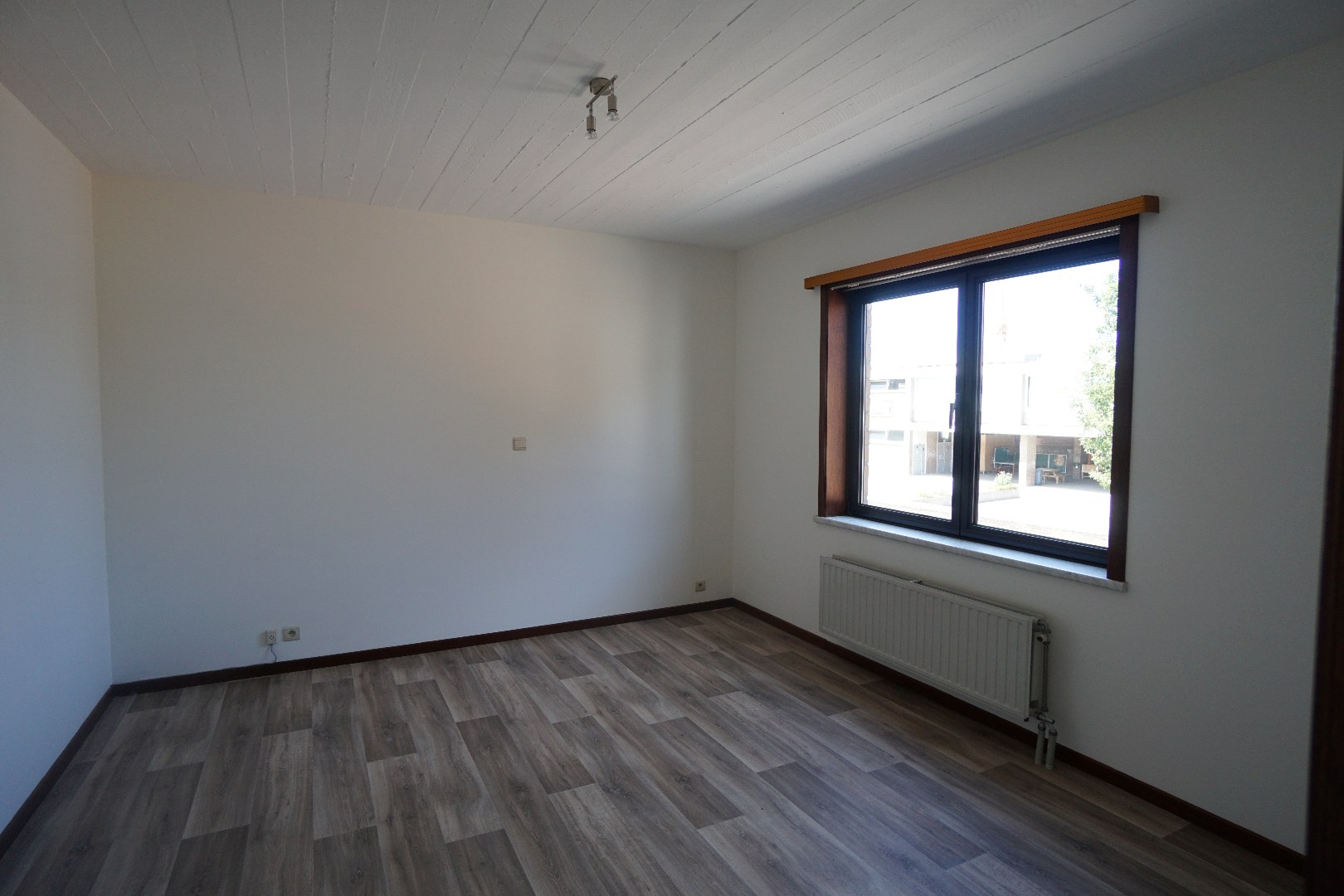 Appartement à louer à Sint-Kwintens-Lennik avec 1 chambre - photo 4