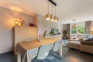 Interesse? Meer informatie op www.SWEVERS.be. - In de Reyderstraat 45 in Hasselt (Kuringen-Heide) vind je een volledig gerenoveerde open bebouwing...