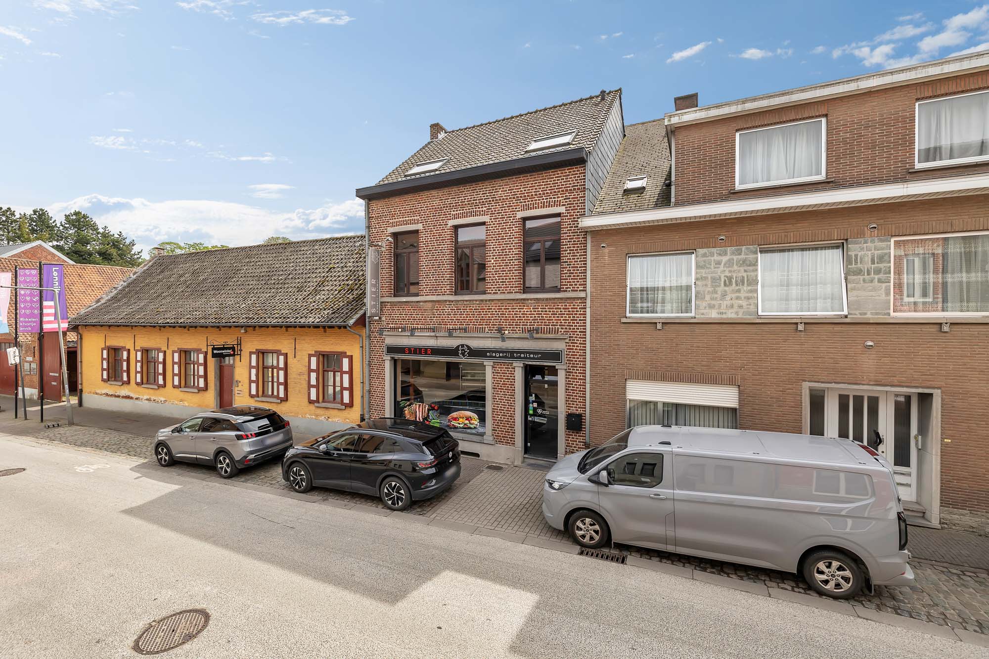 Handelshuis met commercieel gkvls en app met 3 slpks en tuin - foto 1