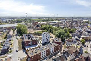 Deze overdekte autostaanplaats staat te huur in Boom is gelegen in de Marcella Van Den Brilplein in Boom. <br /><br />Ben je op zoek naar een veilige en makkelijk bereikbare parkeerplaats in het centrum van Boom? Deze overdekte autostaanplaats bevindt zich op een centrale ligging aan het Marcella Van Den Brilplein. <br /><br />Heb je interesse of wens je een bezoek? Neem dan contact op met een van onze collega's van Dewaele!