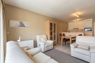 Op zoek naar een tweede verblijf aan de kust of een interessante investering? Dit instapklare appartement in de Parijsstraat 5 te Middelkerke...