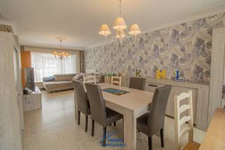 In een rustige en kindvriendelijke woonwijk in Heule bevindt zich deze ruime, instapklare woning met tal van troeven.Dankzij de centrale ligging...