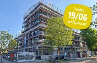 App. 71/101 is een <span><span>2 kamer appartement met living met open keuken, toilet, berging, badkamer en ruim terras. <span><span><span><span><span><span><span><span><span><span>De indeling is aanpasbaar. </span></span></span></span></span></span></span></span></span></span>Hoogstaande afwerking, zeer energiezuinig met geothermische warmtepomp, zonnepanelen, regenwatervoorziening en ventilatie D. </span></span>Prachtige terrassen met sfeervol uitzicht. <span><span>Ondergrondse autostaanplaats en fietsenstalling. </span></span>Kies zelf de interieurafwerking! Reken hiervoor op de begeleiding en expertise van ons team / partners. Bij Durabrik ben je zeker van een vaste prijs.<br /><br />De prijs is excl. btw en kosten.<br />Brochure via https://durabrik.immo/brugge-houtkaai.<br />Meer info? Contacteer je bouwadviseur: bel 09 280 60 60 of mail info@durabrik.be <br /><br />* Afbeeldingen en opp. zijn indicatief.