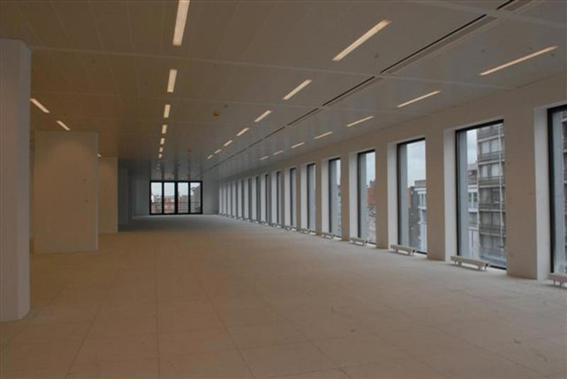 Commercial à louer à Anvers - photo 5