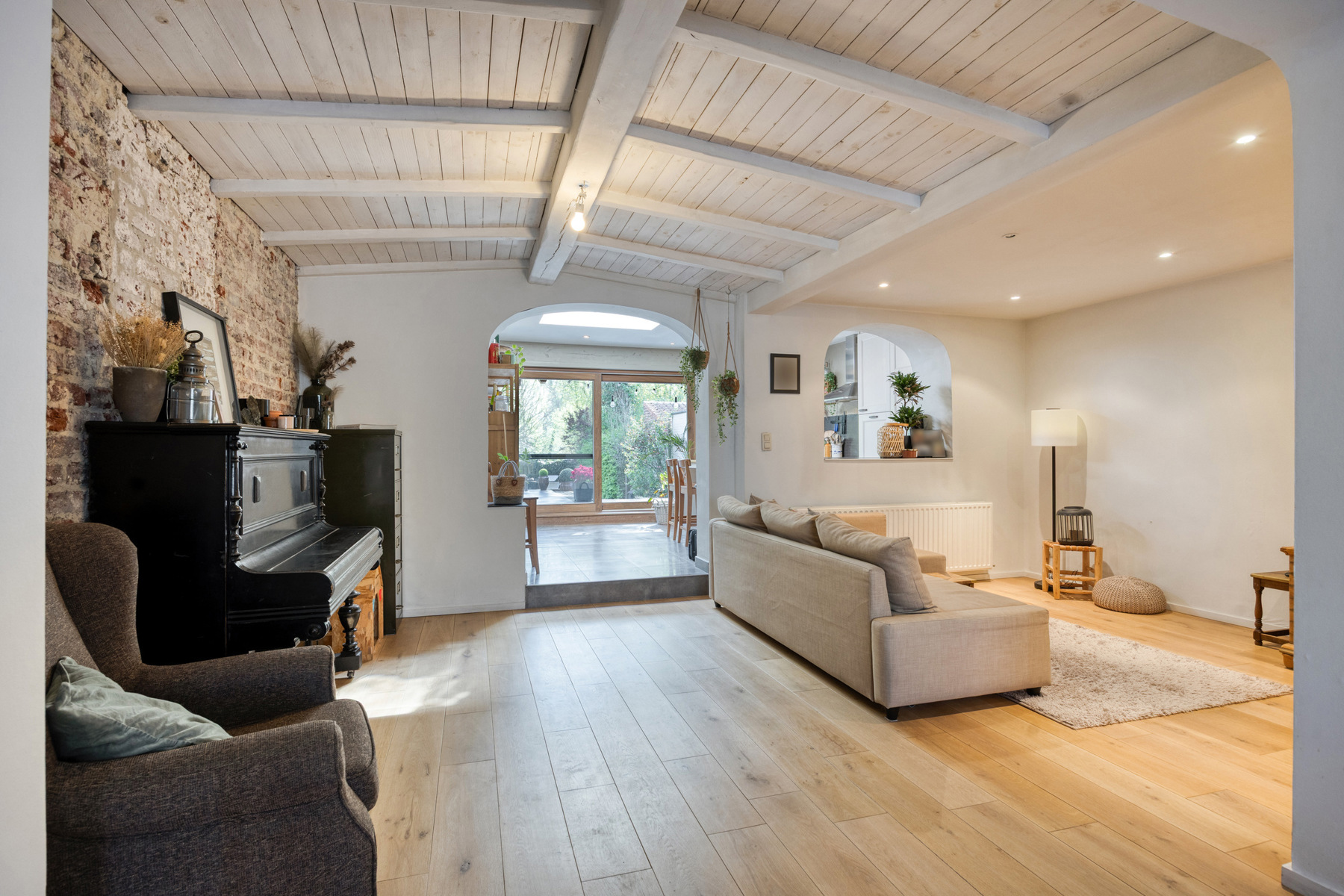 Instapklare woning met 3 slaapkamers en prachtige tuin. - foto 4