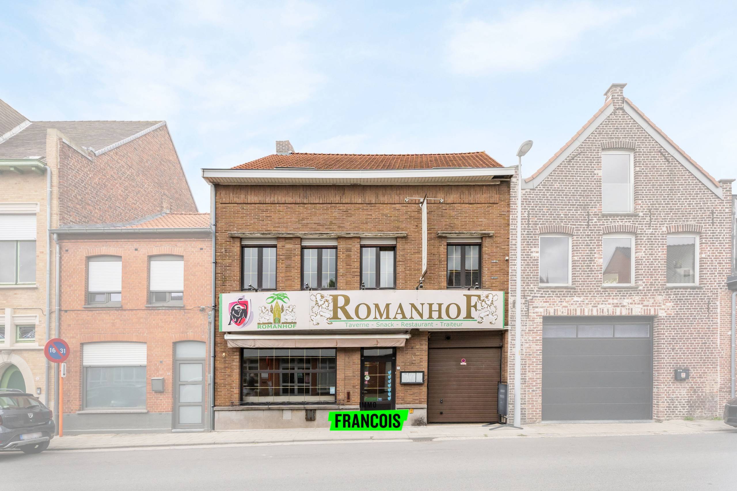 Ruim handelshuis met veel potentieel in hartje Poperinge! - foto 3