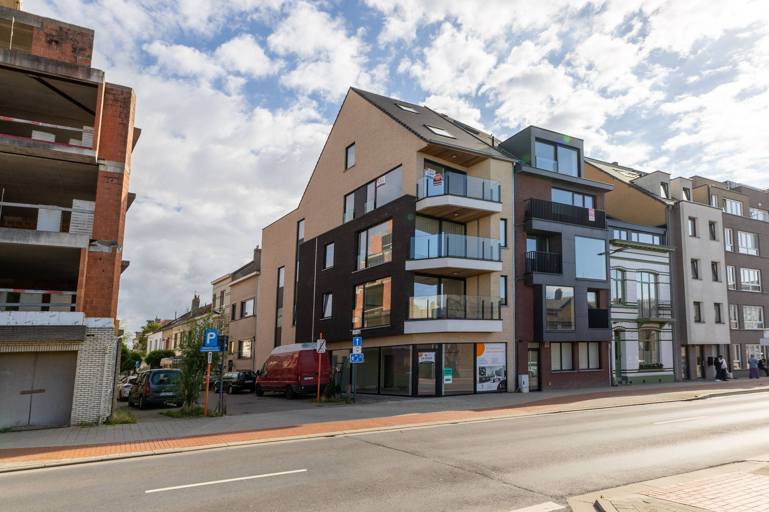Commercieel pand te koop op gunstige ligging te Oostende. - foto 4
