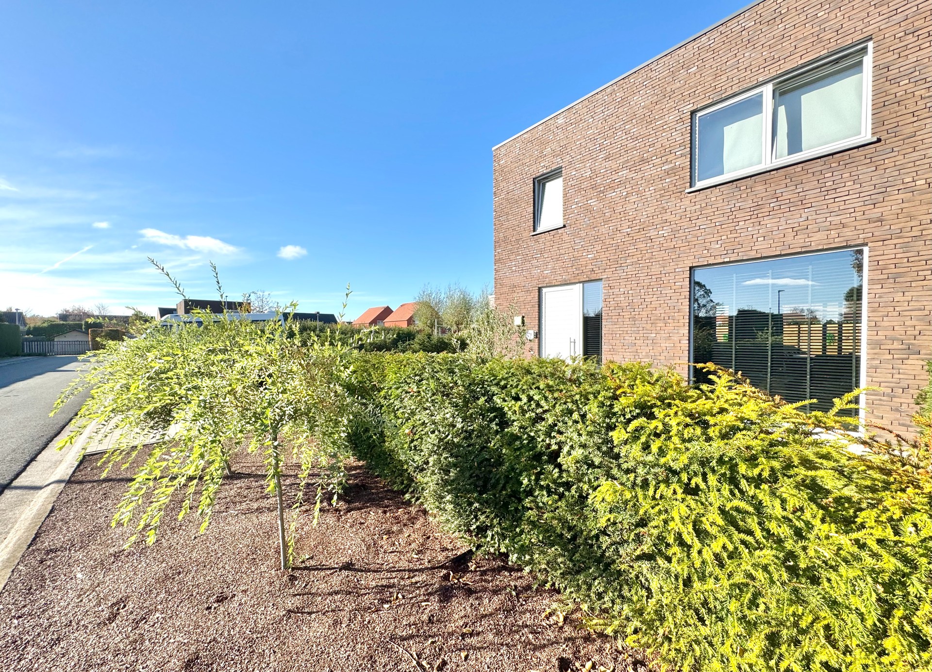 HOB MET 3 KAMERS, TUIN EN CARPORT - 425 m² - foto 2