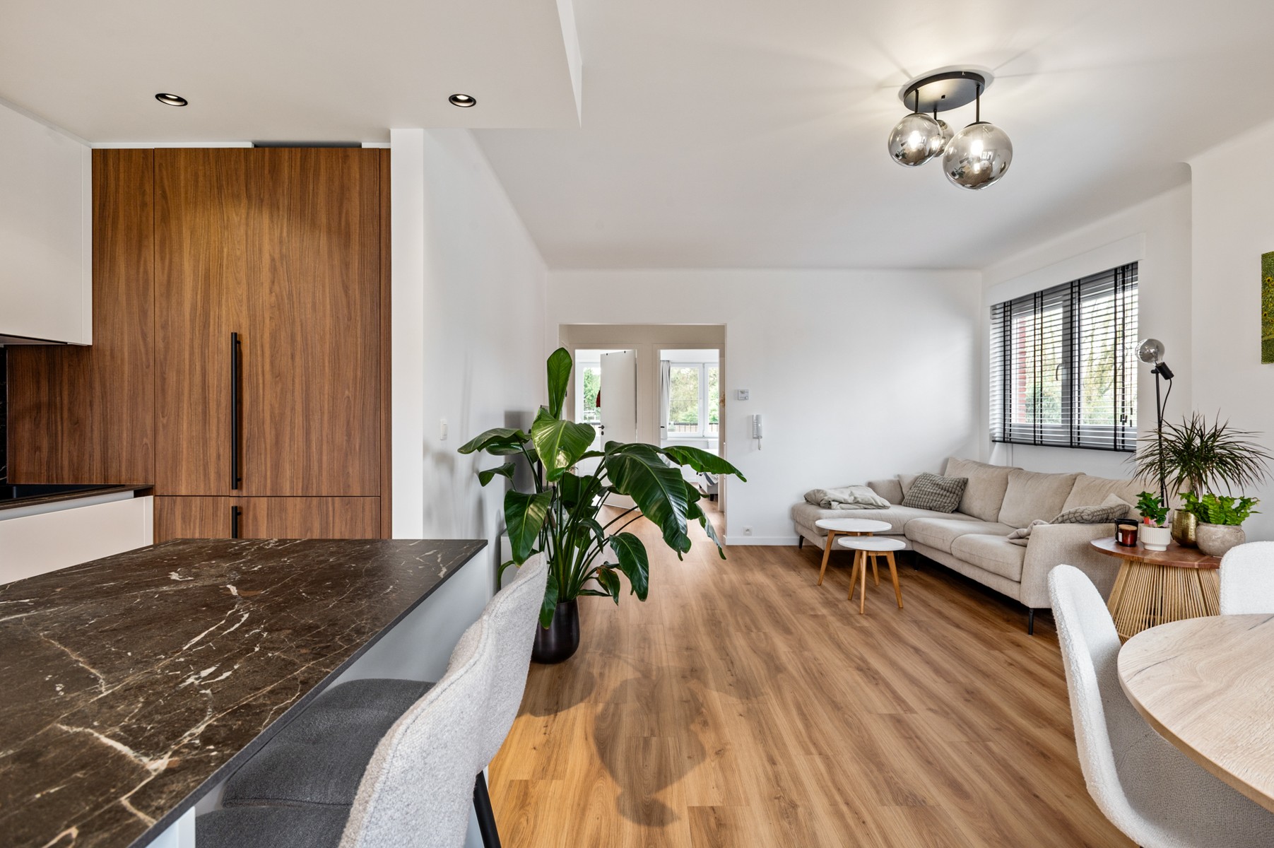 Uitstekend gelegen en instapklaar gerenoveerd appartement - foto 4