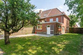Zeer gunstig en rustig gelegen HOB op TOPLIGGING in een residentiële woonwijk, er is geen doorgaand verkeer.  Dit huis bevindt zich tevens in...