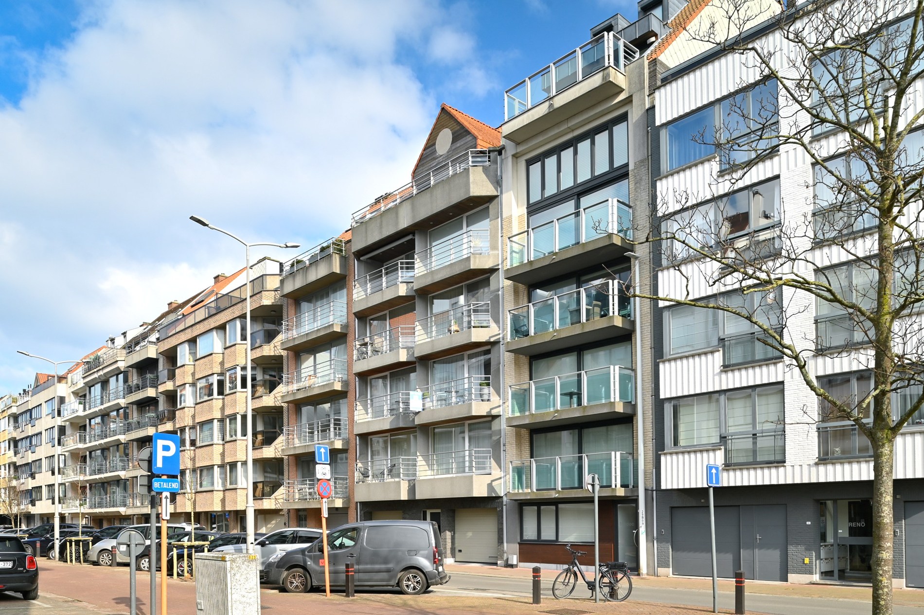 Autostaanplaats in het centrum van Knokke - foto 1