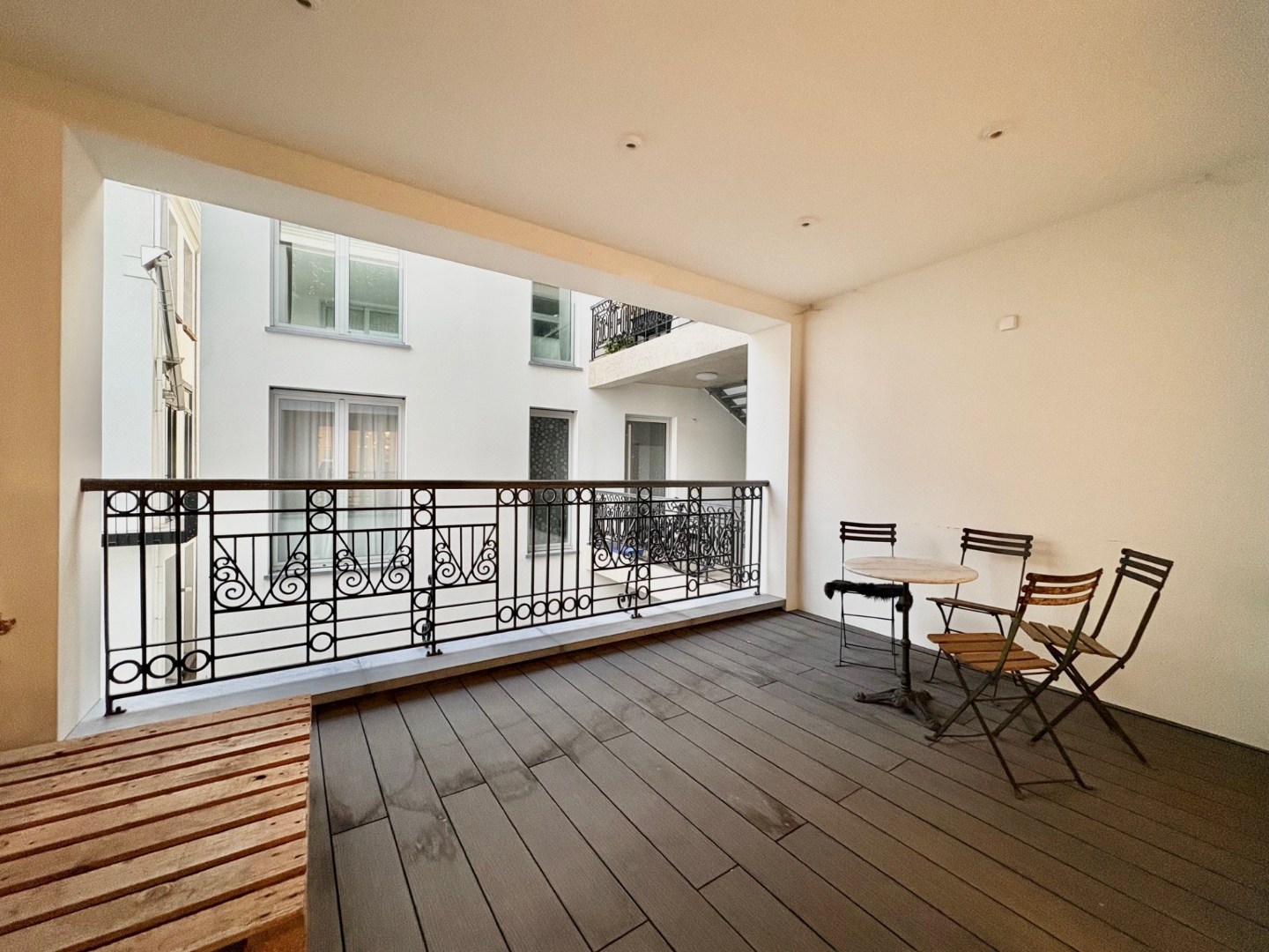 Sfeervol 1-slaapkamerappartement met groot terras - foto 5