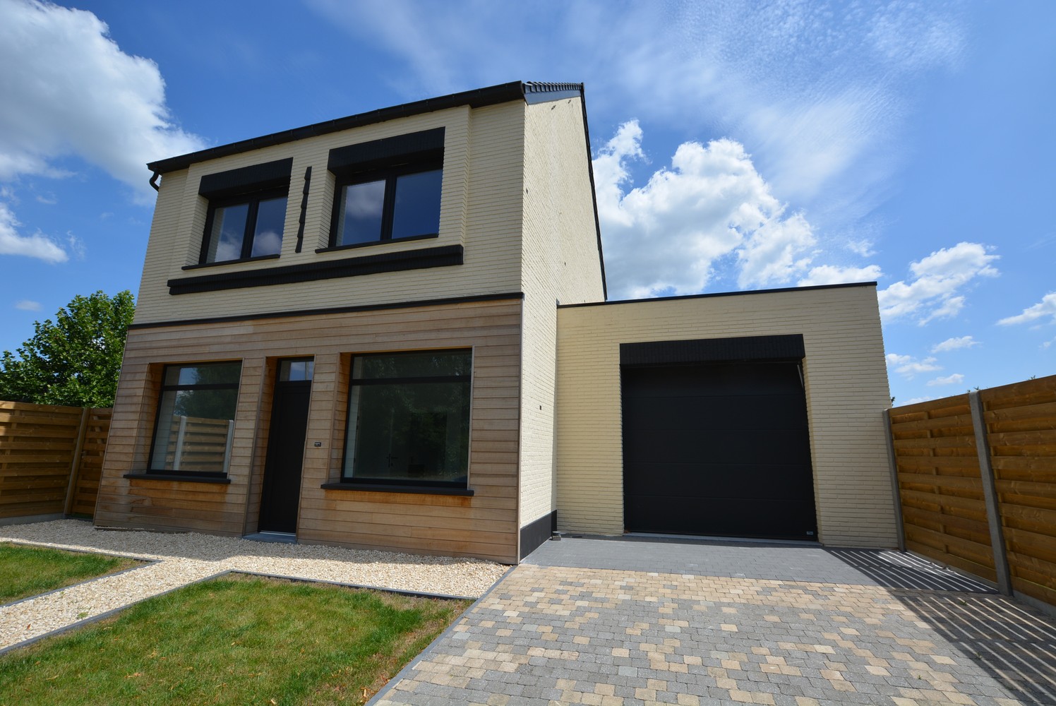 Gerenoveerde gezinswoning op perceel van 835 m² - foto 2