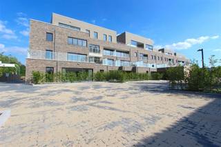 INVESTERING: Buitenstandplaatsen  te koop in Zwijnaarde.Deze laatste 6 buitenstandplaatsen, niet overdekte parkings, zijn gelegen in een moderne...