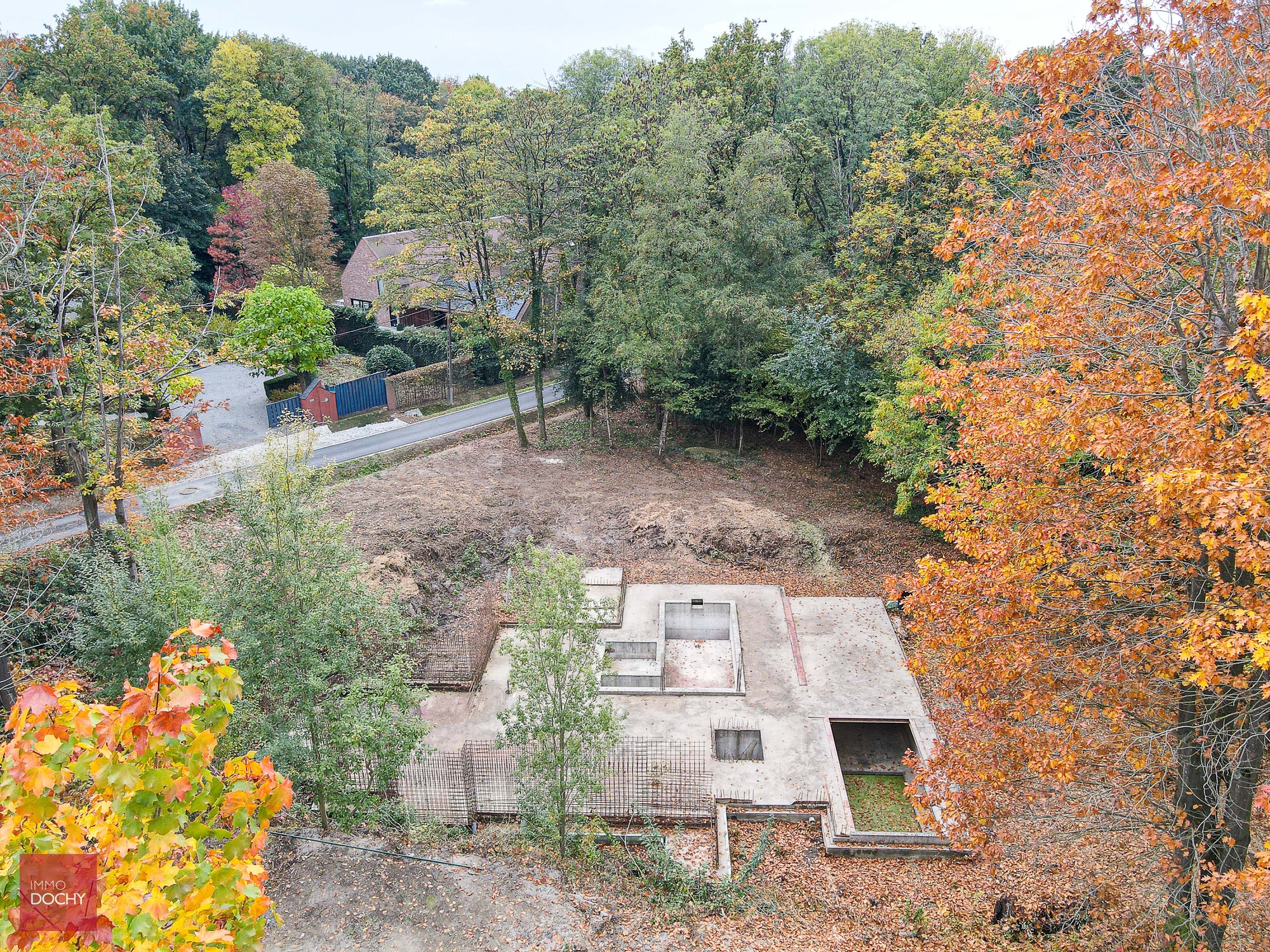 Ruim perceel met reeds aangelegde kelder te Bellegembos bestemd voor villabouw - foto 3