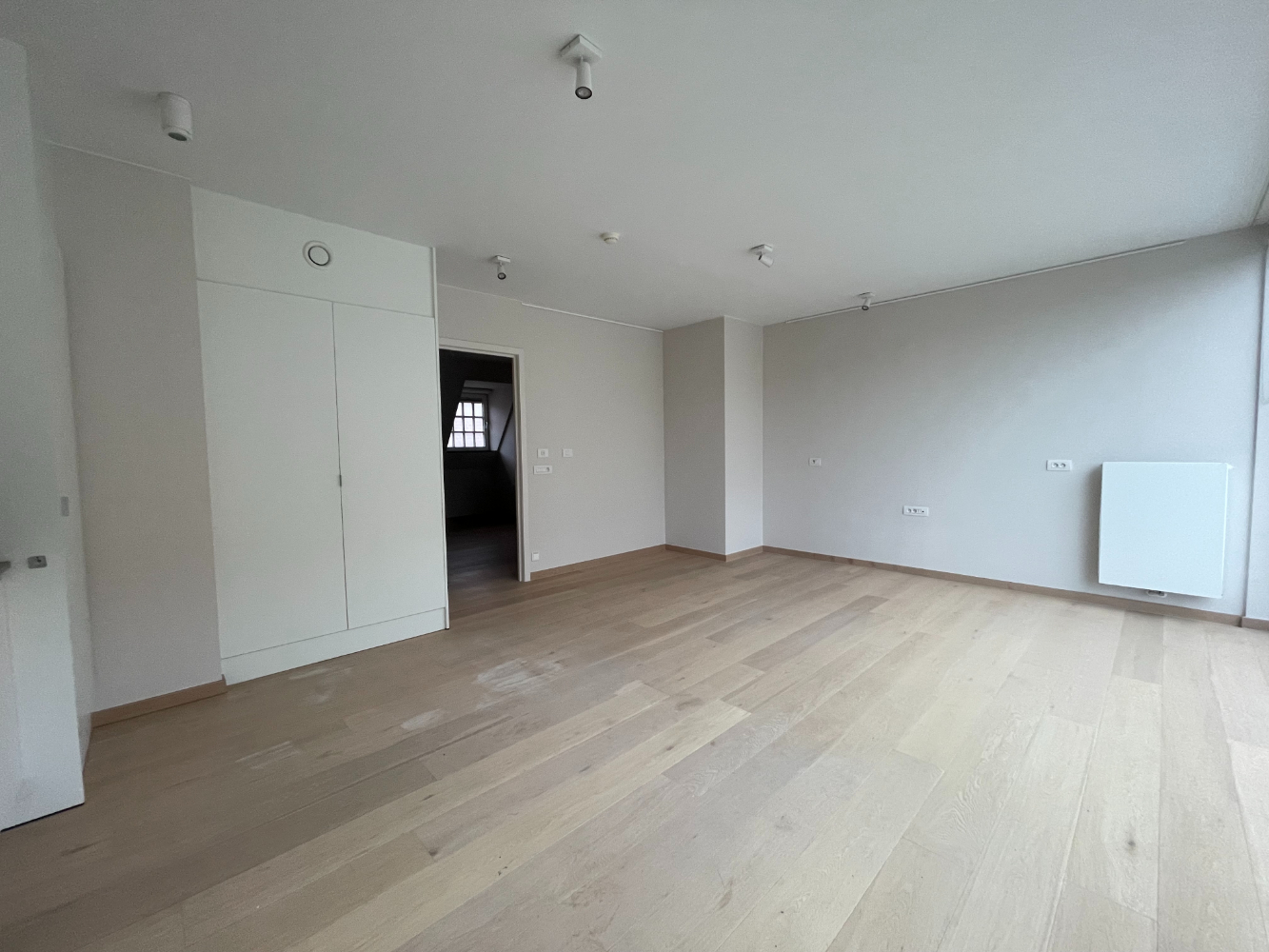 Gezellige assistentieflat met 1 slaapkamer en zicht op de tuin - foto 5