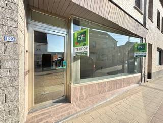 Deze goed onderhouden woning is klaar voor een nieuw verhaal. Met zijn 212 m² bewoonbare/ bruikbare vloeroppervlakte is vormt dit een zeer...