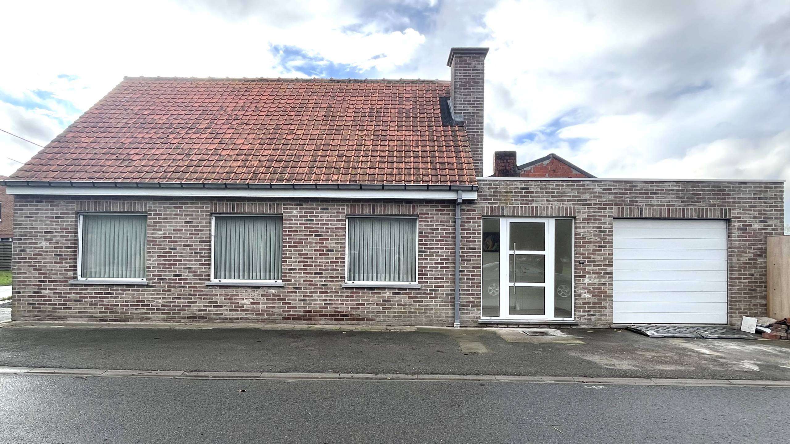 Landelijke woning met 3 slaapkamers gelegen in Ruddervoorde! - foto 1