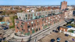 Welkom in Boom!Deze prachtige penthouse in het hart van Boom combineert tijdloze elegantie met een ongeëvenaarde ligging die alle verwachtingen...