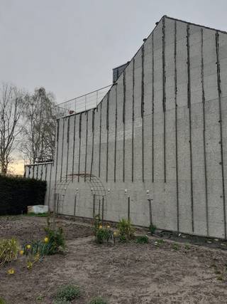 Bouwgrond voor halfopen bebouwing met mogelijkheid voor appartementsbouw
Grootte 600 m² (10 m. x 60 m.)
Goede ligging 3 km. van autostrade en trein (17 min. Antwerpen)
Tuin zuiders gericht
Dichtbij centrum
tel. 0475718430