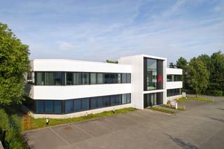 High-quality office space of 230 m² with 236 m² of warehouse space for rent.Located just 700 m from the Brussels Ring (R0) access and exit at...