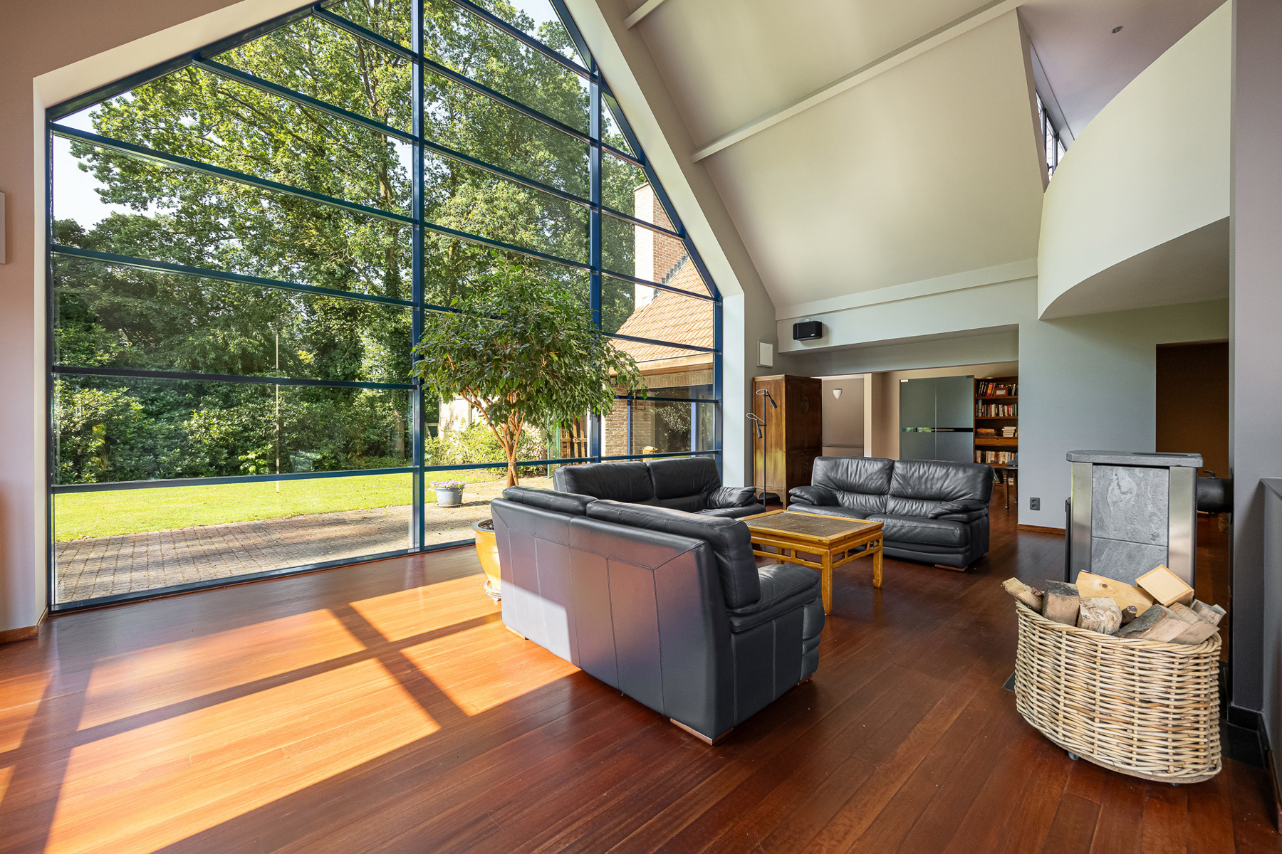 Ruime villa op 2.715 m² in een rustige en groene omgeving - foto 5