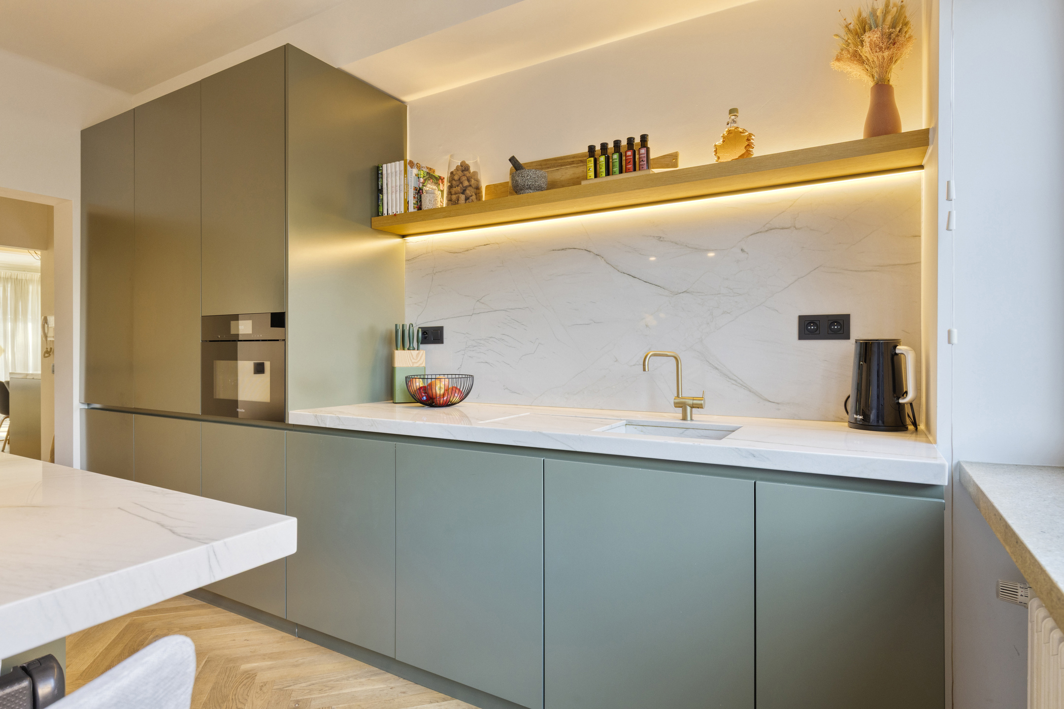 Gerenoveerd appartement met riant terras nabij Harmonie. - foto 4