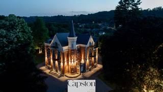 Château à vendre avec maison de cocher indépendante. Magnifique jardin avec espace bien-être. Profitez du calme et du luxe dans le charmant Durbuy.Le...