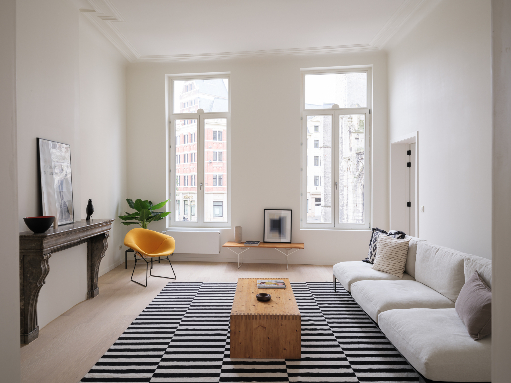 Luxueus appartement met groot volume en terras op toplocatie aan de Sint-Michielskerk - photo 1