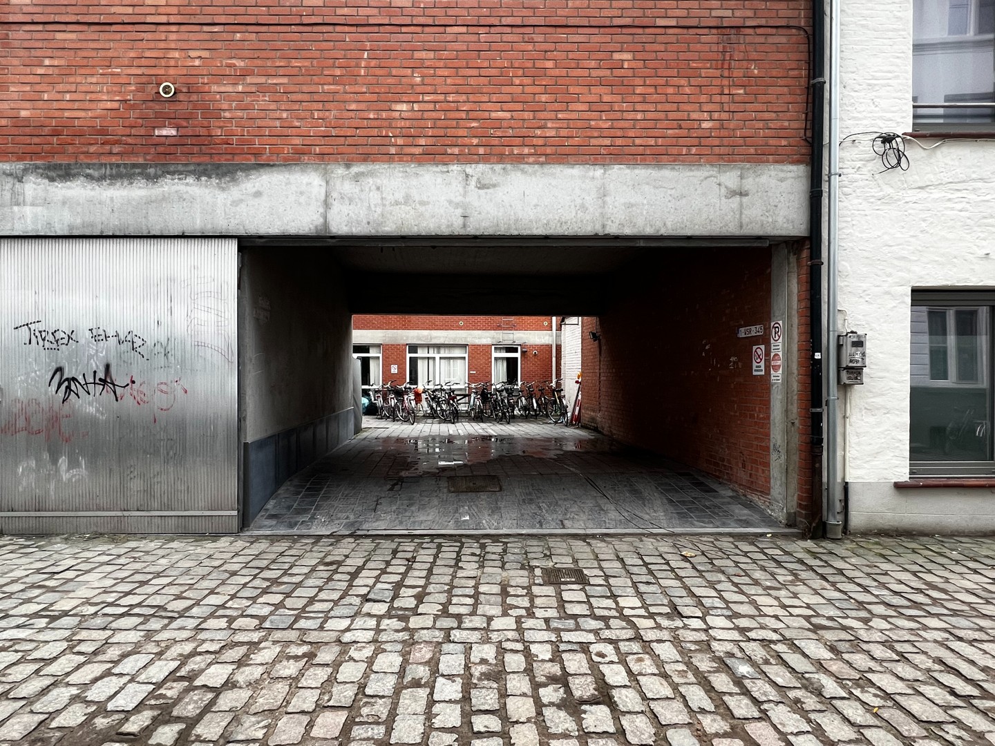 Garage for rent in Ghent - photo 1