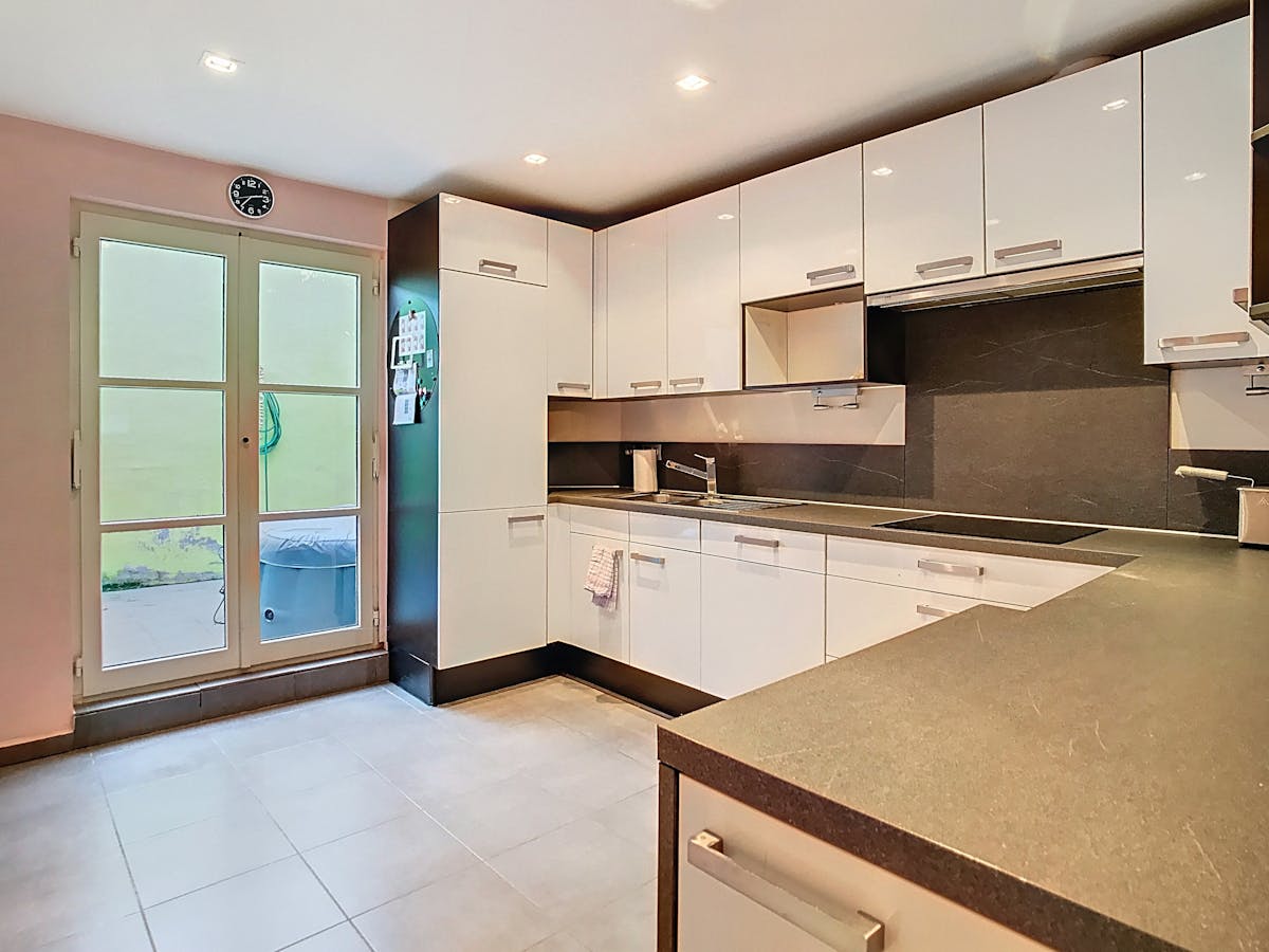 Maison confortable prête à emménager avec tout le confort de base - photo 3