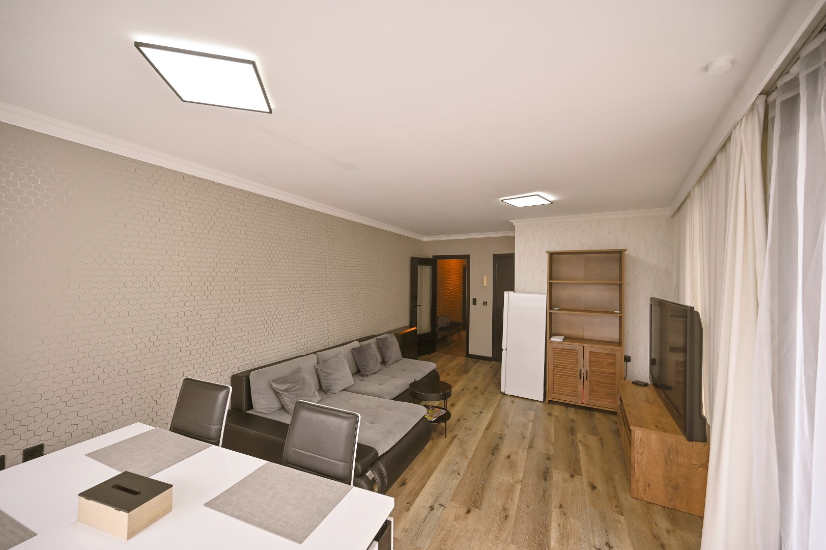 KNAP GELIJKVLOERS APPARTEMENT OP TOPLIGGING - foto 3