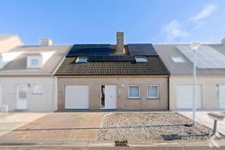 Enorme rijwoning met 4 slaapkamers, tuin, garage, zolder & bijgebouwIn de rustige en gegeerde Dockaertwijk bevindt zich deze bijzonder ruime en...