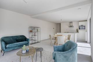 Te koop: Moderne gelijkvloers appartement met een aparte inkom, 2 slaapkamers, zonnig terras en tuin in hartje Bazel.Profiteer van een unieke...