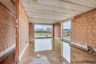 Deze volledig afgewerkte woning combineert hedendaags comfort met energiezuinig wonen. Er is een mogelijkheid tot aankoop aan 6% btw in plaats van...