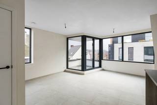 Modern triplex appartement met 3 slaapkamers in Turnhout.Dit eigentijdse triplex appartement, gelegen pal in het centrum van Turnhout, biedt de...