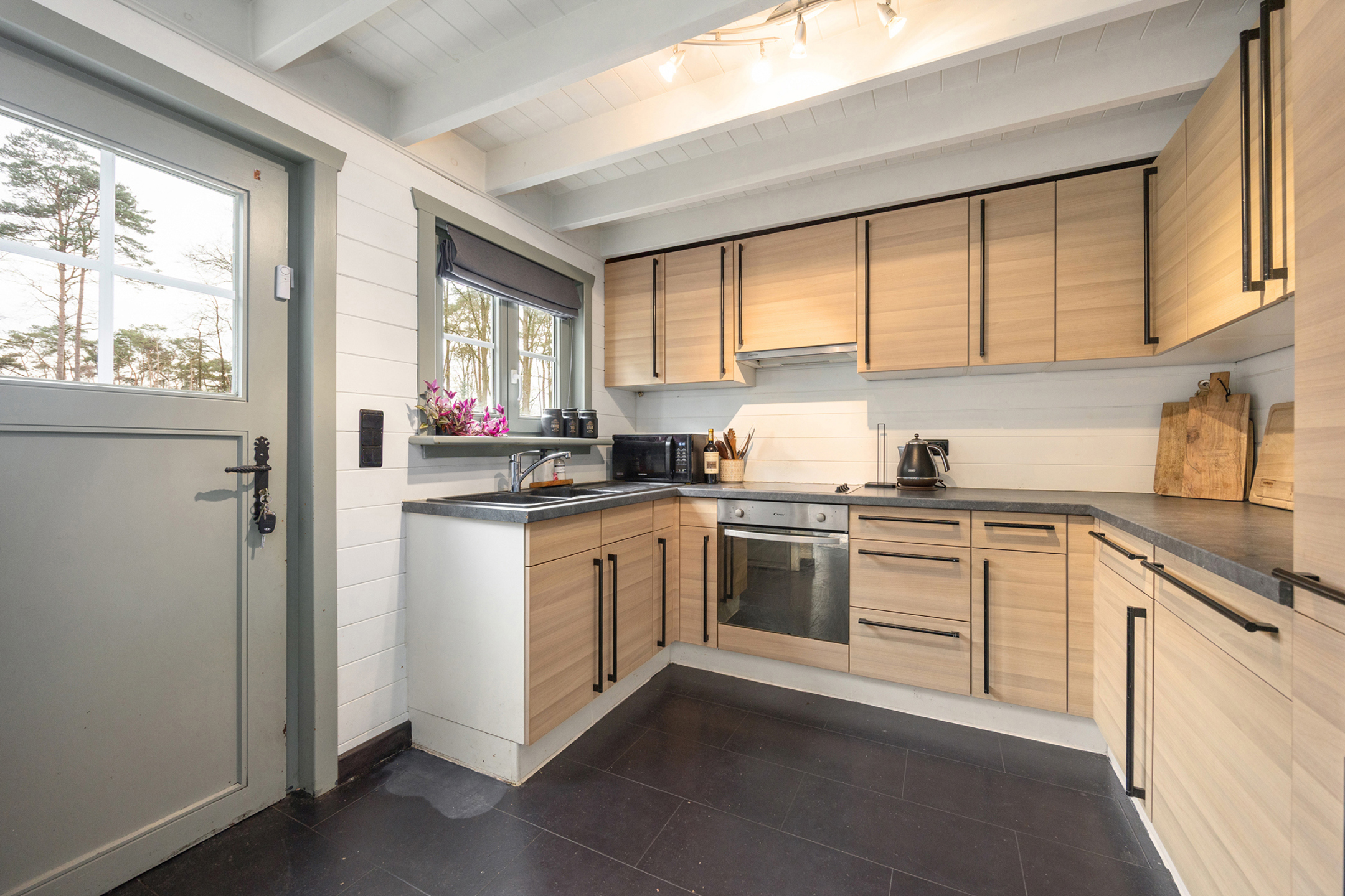 Instapklare weekendwoning met 3 slpk's op 878m². - foto 4