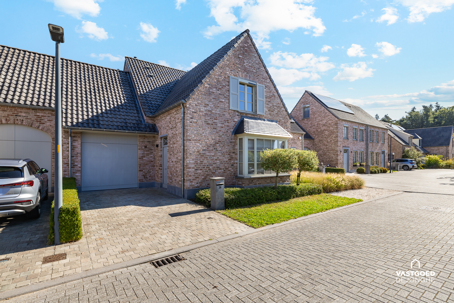 Lichtrijke, ruime en instapklare woning nabij het centrum van De Pinte - foto 2