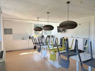 Ideaal gelegen aan Villalaan 16A in Aalst, biedt dit moderne gebouw een unieke kans voor investeerders of bedrijven. Het bestaat uit meerdere...