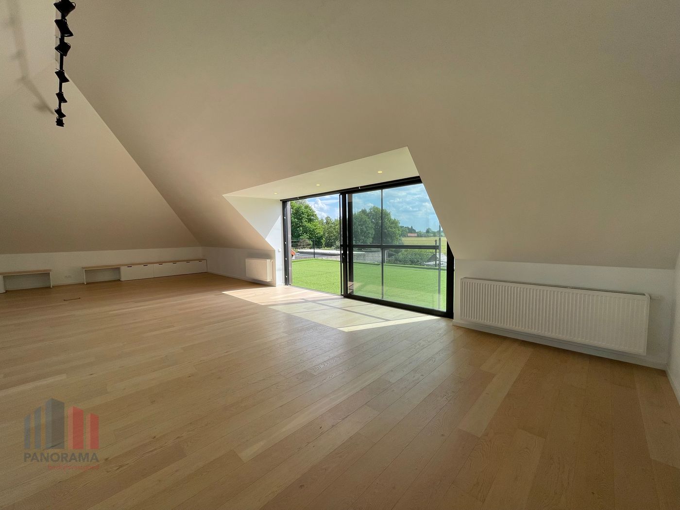Instapklaar en modern kantoor van 110 m² met terras te Deinze - foto 3