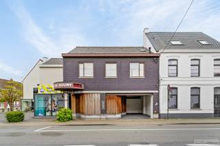 RUIME WONING TE KOOP TE BEVEREN-LEIEWelkom in deze prachtige woning gelegen vlakbij het bruisende centrum van Desselgem. Met een indrukwekkende 365m2...