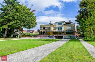 Prachtig meesterwerk ‘villa Gaverzicht’ van architect Gentiel Van Eeckhoutte, volledig gerestaureerd met authentieke elementen, op exclusief...