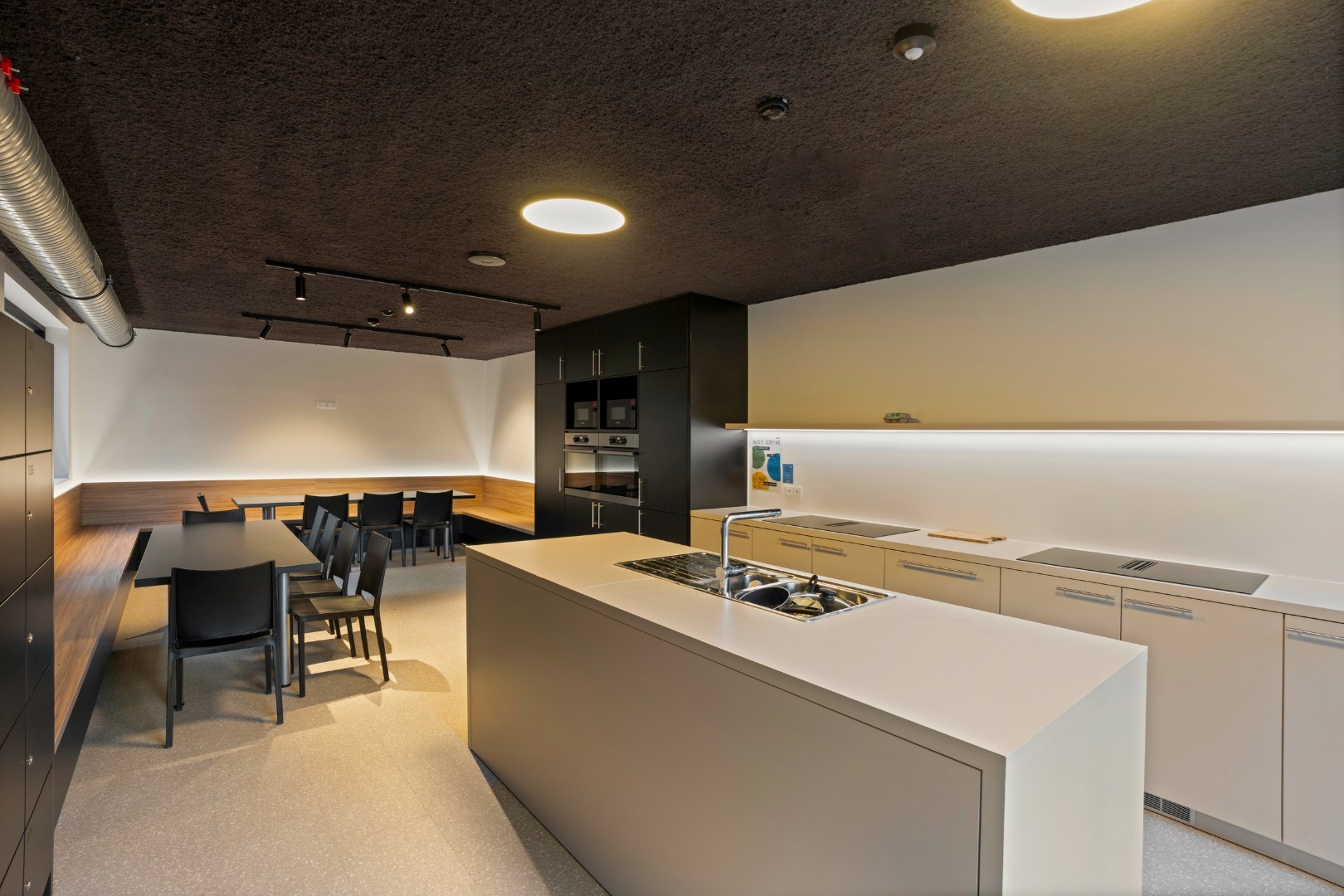 Gelijkvloerse nieuwbouwstudentenkamer met privébadkamer in hartje Kortrijk - foto 3